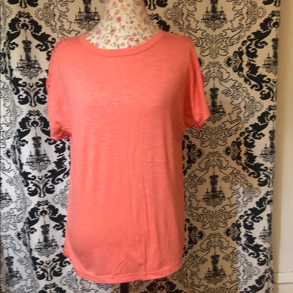 Jones New York Coral Top With X Shoulder Design